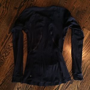 Lululemon black long sleeve top